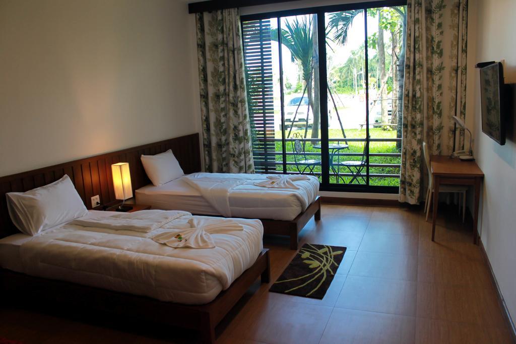 The Win Hotel Bang Saphan Room photo