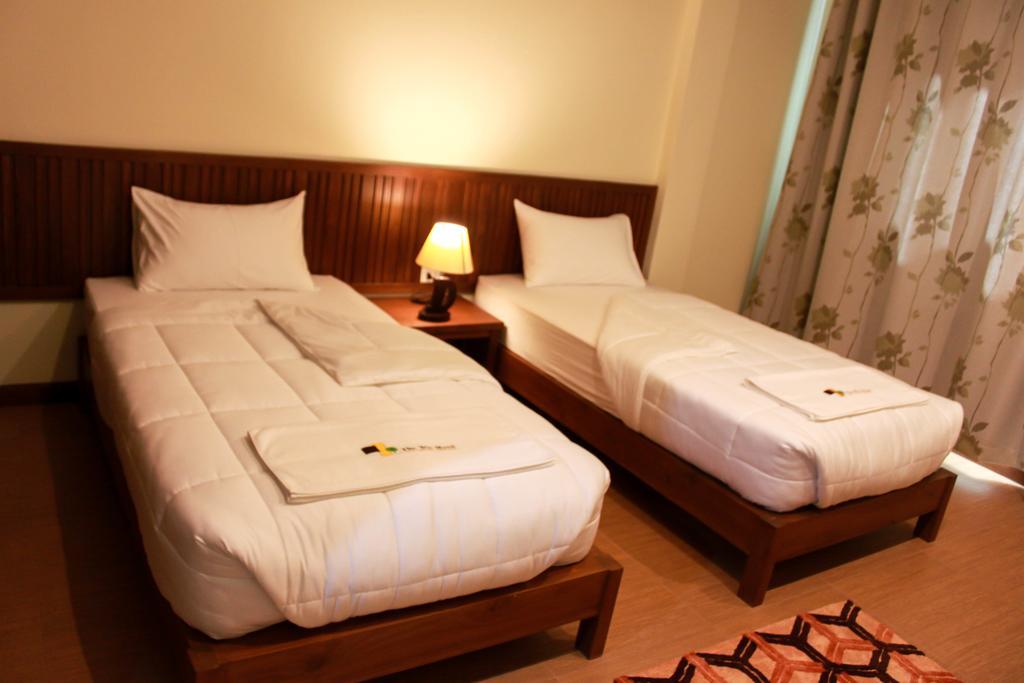 The Win Hotel Bang Saphan Room photo